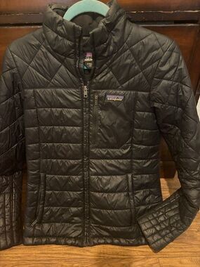 Patagonia Women’s Black Quilted Lightweight Puffer Jacket